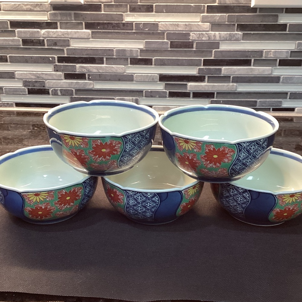 5 Japanese porcelain Floral Blue Imari Hand painted Scalloped edge Bowls